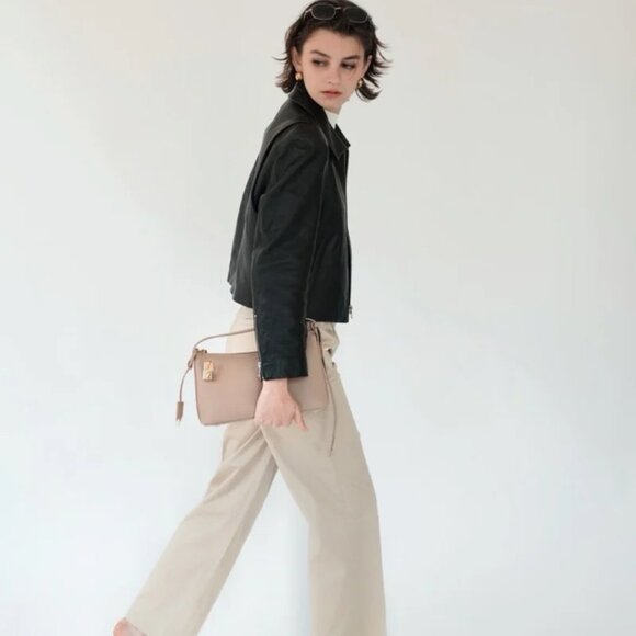 😍VERAFIED - 😍NWOT 😍Gold Beige Hobo Bag - Picture 13 of 15